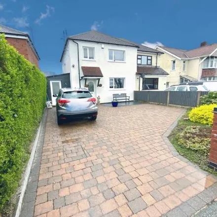 Buy this 5 bed duplex on Heulfryn in Llanrhos, LL31 9YA