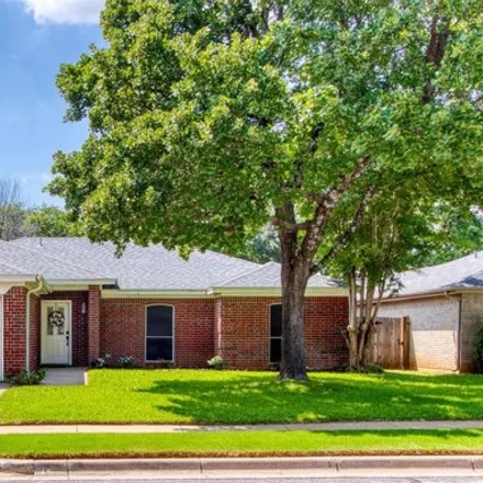 Buy this 3 bed house on 6243 Vista Wood Drive in Arlington, TX 76017