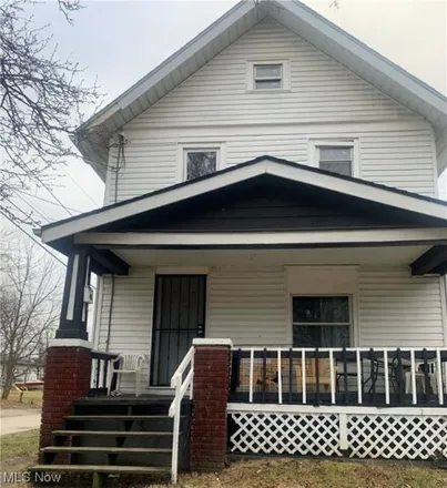 Buy this 4 bed house on 814 Ashland Avenue in Akron, OH 44311