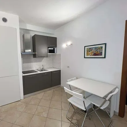 Image 3 - Via Lorenteggio 27, 20146 Milan MI, Italy - Apartment for rent
