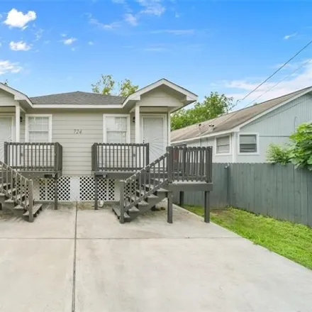 Buy this 1 bed house on 764 East 39th Street in Houston, TX 77022