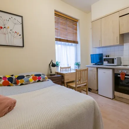 Rent this 9 bed room on 110 Portnall Road in Kensal Town, London
