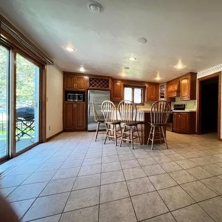 Image 4 - 1793 Martinwood Court, De Pere, WI 54115, USA - House for sale