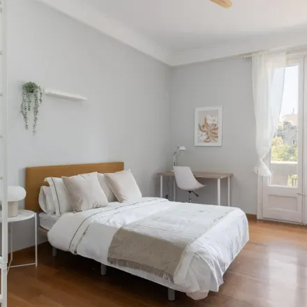 Rent this 5 bed apartment on Gran Via de les Corts Catalanes in 457, 08015 Barcelona