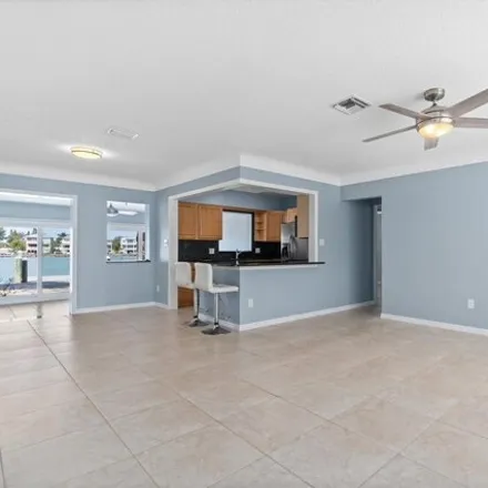 Image 5 - 9020 Gulf Boulevard, Saint Pete Beach, Pinellas County, FL 33706, USA - House for rent