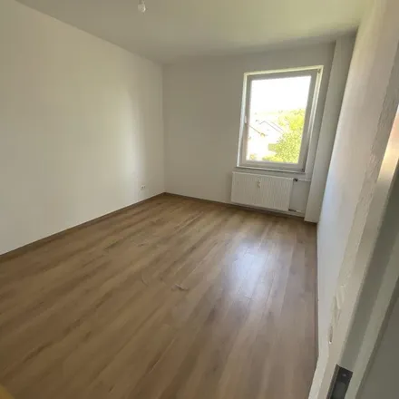 Rent this 4 bed apartment on Stiftswaldstraße 49 in 67657 Kaiserslautern, Germany