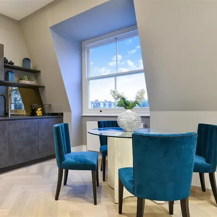 Rent this 2 bed apartment on Upper Richmond Road in London, SW15 5QY