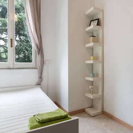 Rent this 6 bed room on Scuola elementare Luigi Scrosati in Via Luigi Scrosati, 20146 Milan MI