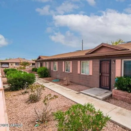 Rent this 3 bed house on 4221 South 27th Street in Phoenix, AZ 85040