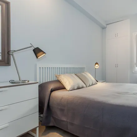 Rent this 3 bed apartment on Carrer de Viladomat in 62, 08001 Barcelona