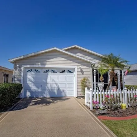 Buy this 2 bed house on 2437 Southern Oak Street in The Villages, FL 32162