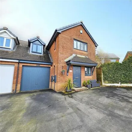 Image 1 - Spinning Avenue, Guide, BB1 2QF, United Kingdom - House for sale