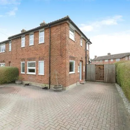 Buy this 3 bed duplex on Moss Fields in Alsager, ST7 2LA