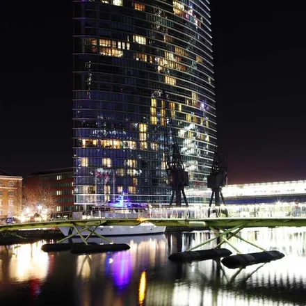 Image 1 - 1 West India Quay, 26 Hertsmere Road, Canary Wharf, London, E14 4AW, United Kingdom - Apartment for rent