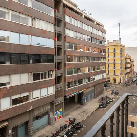 Image 7 - Carrer de Pere IV, 83, 08018 Barcelona, Spain - Apartment for rent