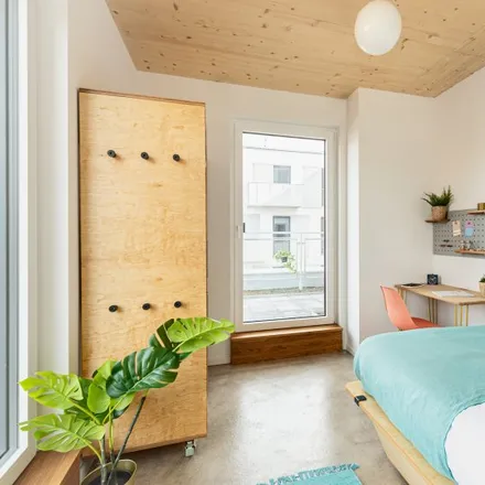 Rent this 3 bed room on Paul-Gerhardt-Stift in Türkenstraße, 13349 Berlin