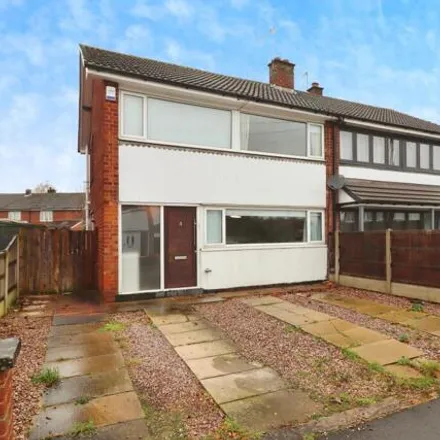 Buy this 3 bed duplex on Derwent Drive in Kirk Sandall, DN3 1LF
