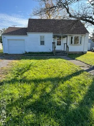 Buy this 3 bed house on 723 Radcliffe Street in Bath Township, OH 45804