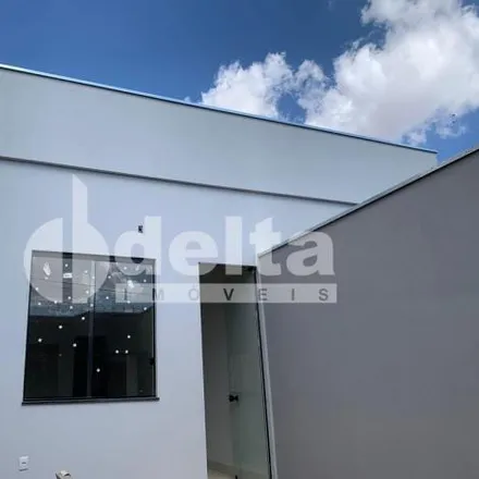 Buy this 3 bed house on Rua Deolinda Fermandes Firmina in Vida Nova, Uberlândia - MG