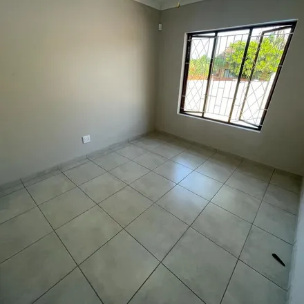 Rent this 3 bed apartment on unnamed road in uMhlathuze Ward 2, Richards Bay