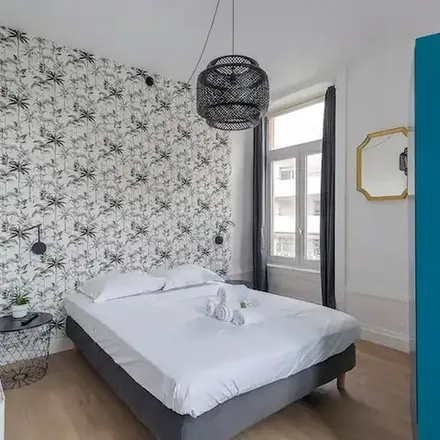 Rent this 3 bed apartment on 200 Grande Rue de la Guillotière in 69007 Lyon, France