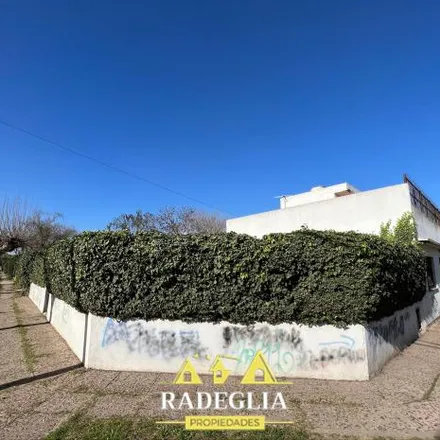 Buy this 2 bed house on Miguel Faust Rocha in 1852 Burzaco, Argentina