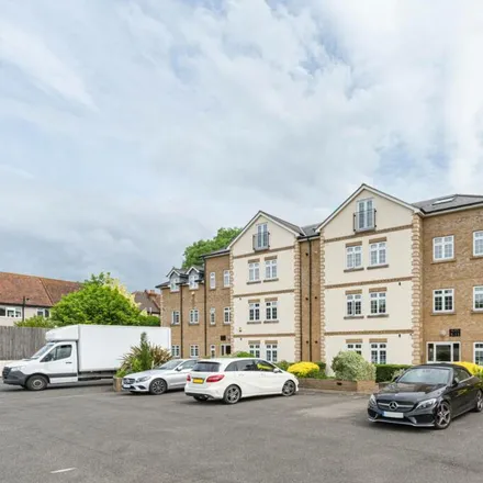 Buy this 2 bed apartment on Elmers End Road