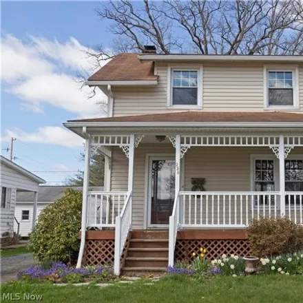 Buy this 3 bed house on 1973 South Street Southeast in Warren, OH 44483