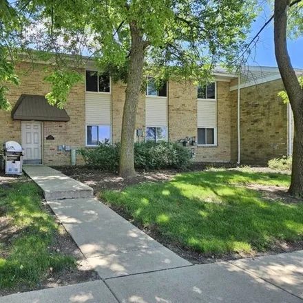 Buy this 1 bed condo on 1702 Robin Lane in Hoffman Estates, Schaumburg Township