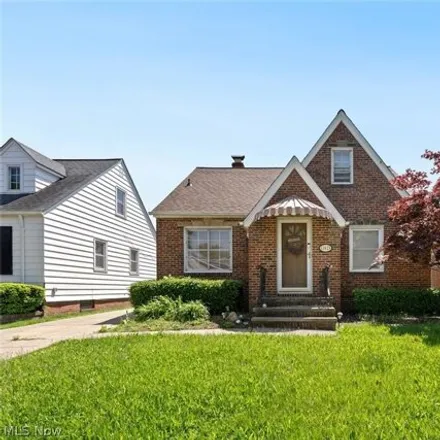 Buy this 3 bed house on 13499 West Avenue in Cleveland, OH 44111