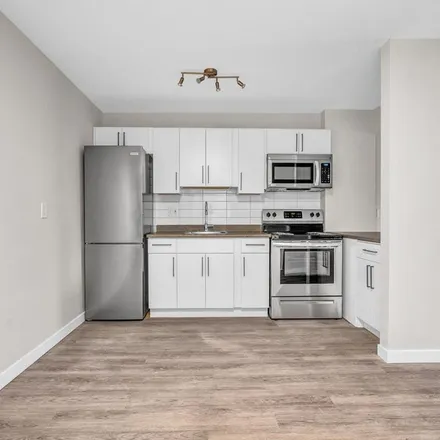 Image 5 - 12747 102 Avenue, Surrey, BC V3T 2Z0, Canada - Apartment for rent