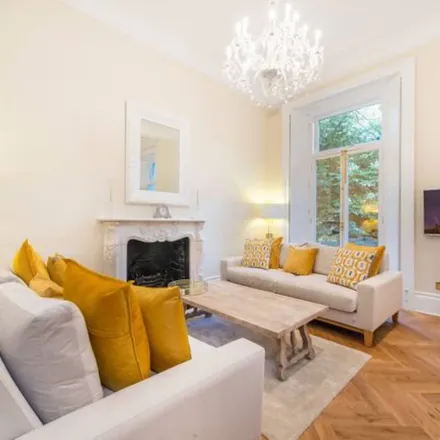 Image 3 - Kensington Gardens Square Garden, Kensington Gardens Square, London, W2 4BZ, United Kingdom - Apartment for rent