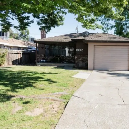 Buy this 3 bed house on 2220 15th Ave in Sacramento, California