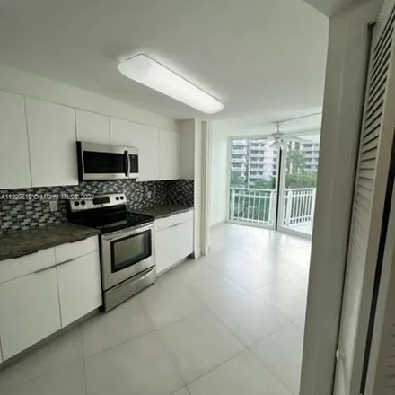 Image 7 - 350 Grapetree Drive, Key Biscayne, Miami-Dade County, FL 33149, USA - Apartment for rent