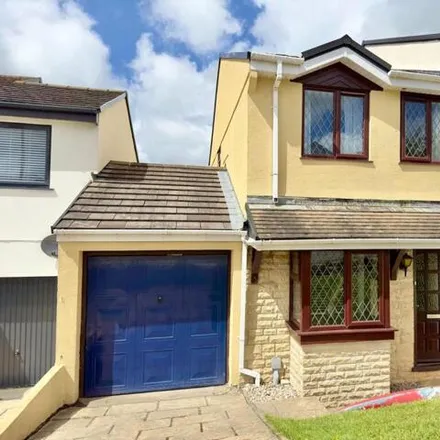 Buy this 4 bed duplex on Foxdown in Bodieve, PL27 6BD