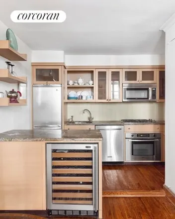 Image 4 - 125 East 64th Street, New York, NY 10065, USA - Townhouse for sale