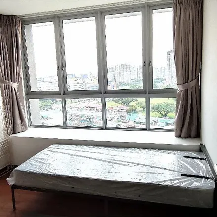 Rent this 3 bed apartment on KH Kea Building in 333 North Bridge Road, Singapore 188721