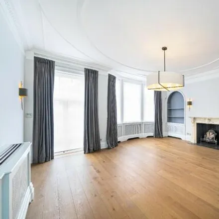 Rent this 7 bed house on 53 Green Street in London, W1K 6RU