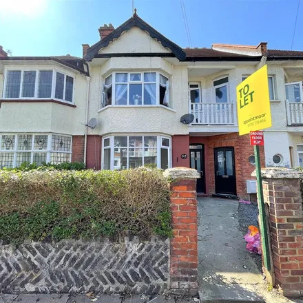 Rent this 2 bed apartment on Cranley Road in Southend-on-Sea, SS0 8AJ