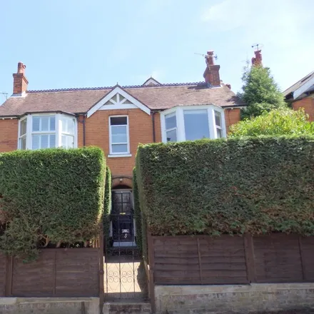 Rent this 4 bed house on Smoke Lane in Reigate, RH2 7HL