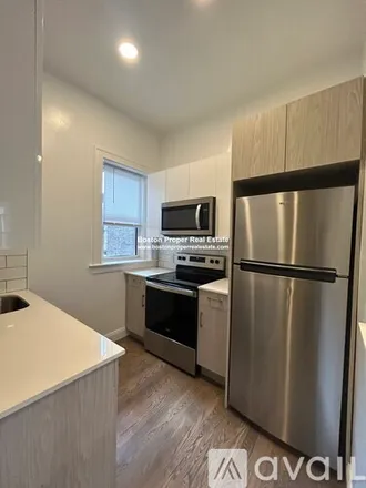 Rent this 2 bed apartment on 102 Queensberry St