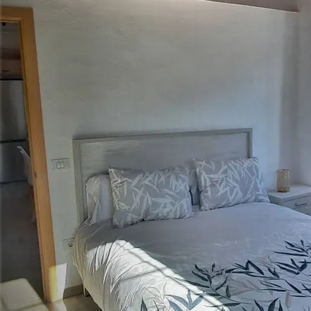 Rent this 2 bed house on Tacoronte in Santa Cruz de Tenerife, Spain