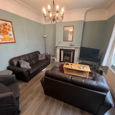 Rent this 5 bed apartment on Tait House in Gower Street, Derby