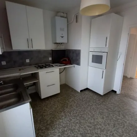 Rent this 3 bed apartment on 13 Rue Campistron in 31200 Toulouse, France