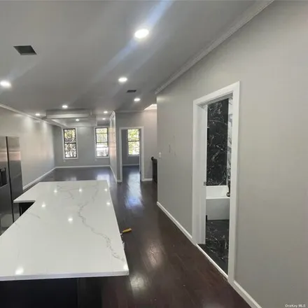 Image 1 - 359 East 22nd Street, New York, NY 11226, USA - House for sale