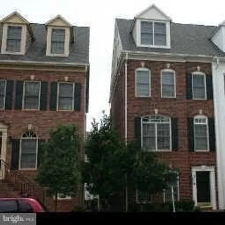 Image 2 - 321 Fallsgrove Drive, Rockville, MD 20850, USA - Townhouse for rent