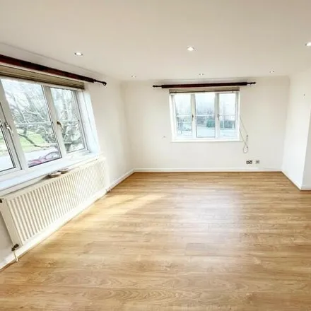 Rent this 2 bed room on Bath Road in Slough, SL1 6JE