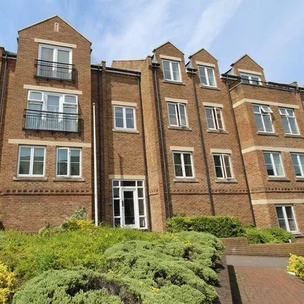 Rent this 3 bed apartment on Caversham Place in Boldmere, B73 6HW