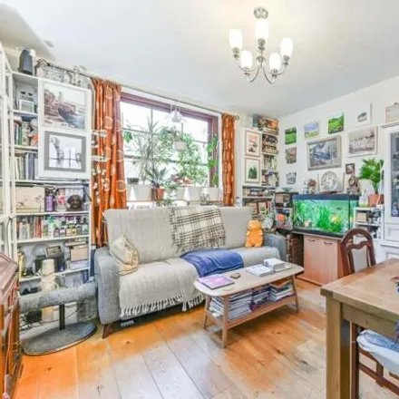 Buy this 3 bed house on Addiscombe Road in London, CR0 6SJ