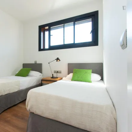 Rent this 2 bed apartment on Carrer de Ticià in 46, 48